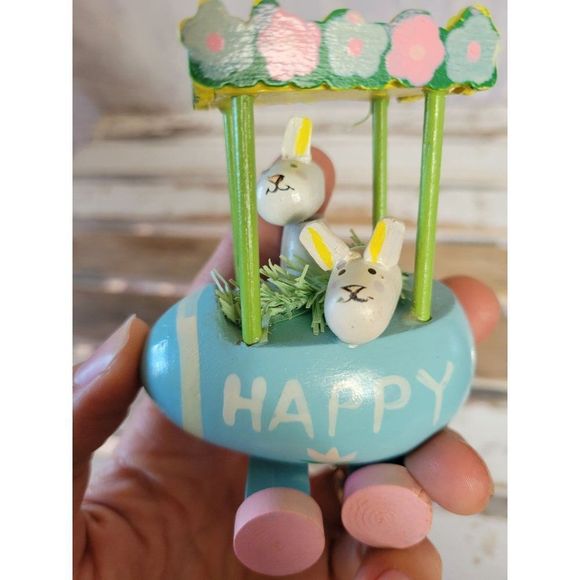 Wooden shabby chic Easter Bunny engine spring decor - Picture 7 of 7